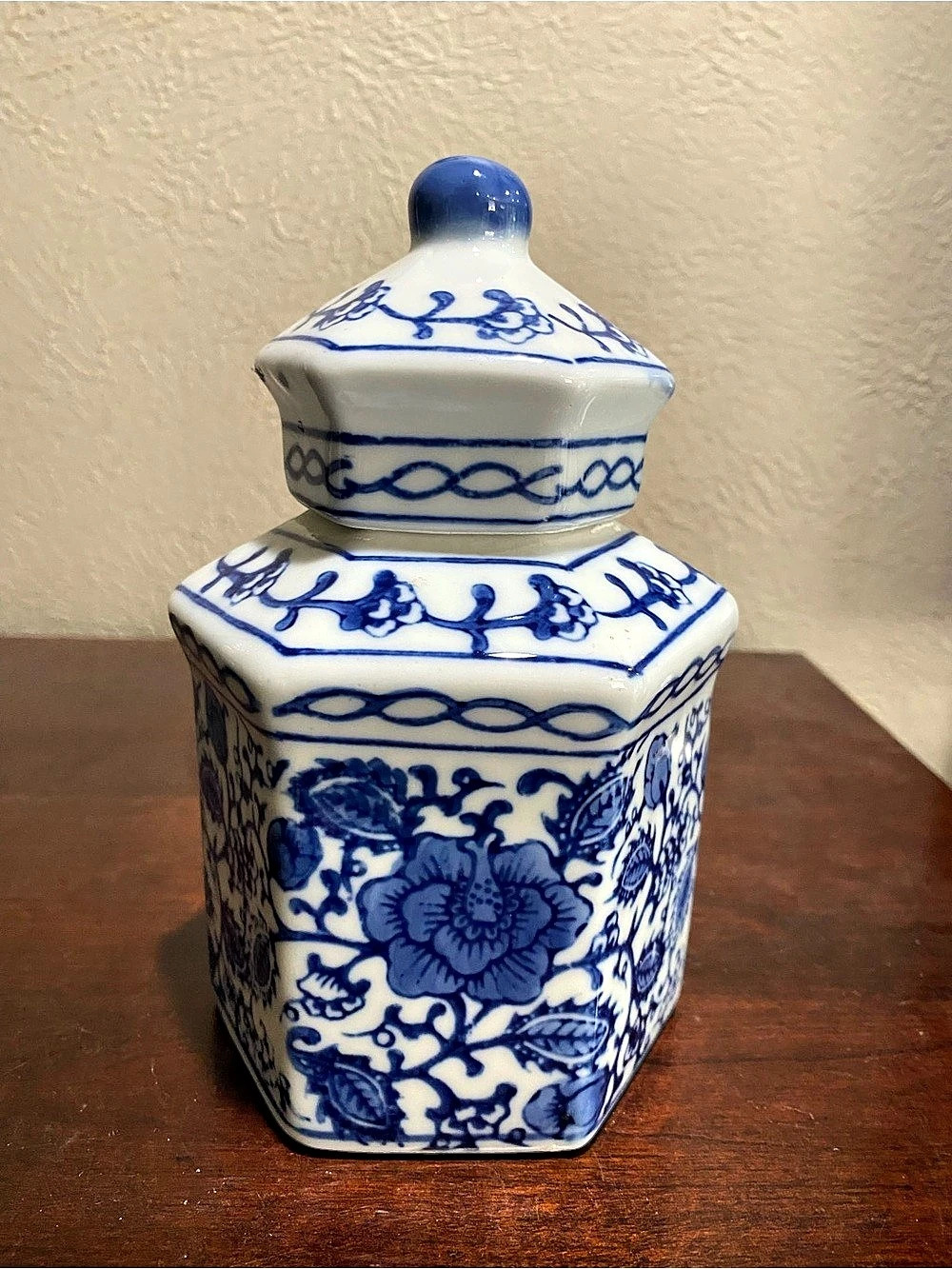 Blue and White Lidded Ginger Jar, Floral Pattern and Octagon Shape
